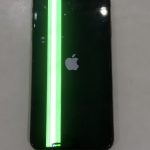 アイフォンXsmaxを落としてしまい、画面に緑色の強い光が・・・？スマップル熊本店が30分で修理致します！