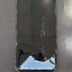 iPhoneの画面が”青く光っている・・・”液晶の修理が必要？？